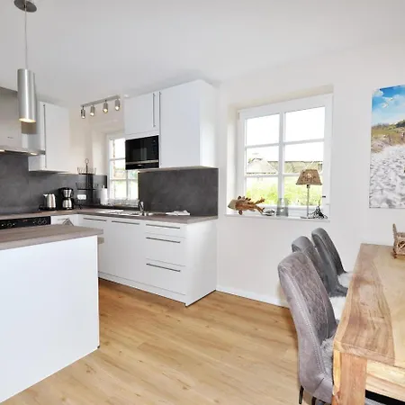Holiday home Doppelhaushaelfte Frederike Bohl