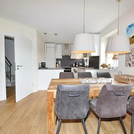 Doppelhaushaelfte Frederike Holiday home *